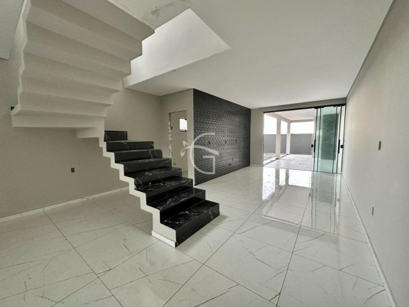 Imagem Casa com 3 Quartos à Venda, 191 m² em Iririú - Joinville
