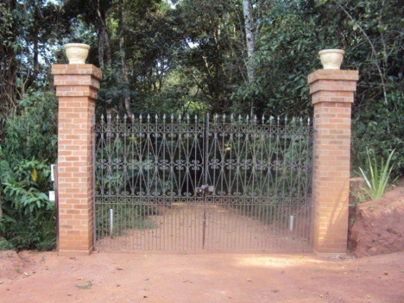 Imagem Imóvel com 2 Quartos à Venda, 250 m² em Gonçalves - Paraisópolis Imagem Imóvel com 2 Quartos à Venda, 250 m² em Gonçalves - Paraisópolis