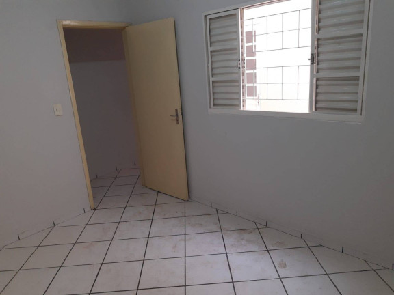 Imagem Casa com 3 Quartos à Venda, 368 m² em Lidice - Uberlândia