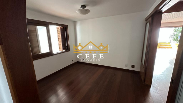 Imagem Casa com 3 Quartos à Venda, 224 m² em Santana - Porto Alegre Imagem Casa com 3 Quartos à Venda, 224 m² em Santana - Porto Alegre