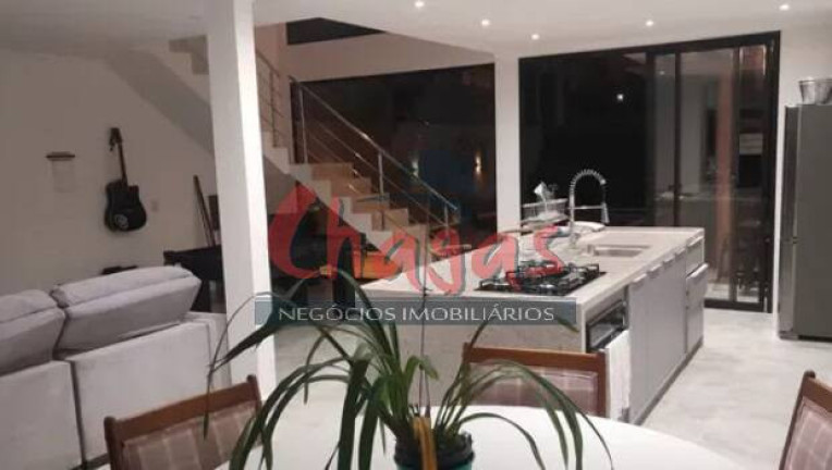 Imagem Sobrado com 3 Quartos à Venda, 140 m² em Massaguaçu - Caraguatatuba Imagem Sobrado com 3 Quartos à Venda, 140 m² em Massaguaçu - Caraguatatuba