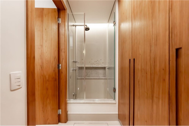 Imagem Apartamento com 3 Quartos à Venda, 198 m² em  Itaim Bibi  -  São Paulo 