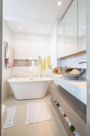 Imagem Apartamento com 3 Quartos à Venda, 105 m² em Centro - Balneário Camboriú Imagem Apartamento com 3 Quartos à Venda, 105 m² em Centro - Balneário Camboriú