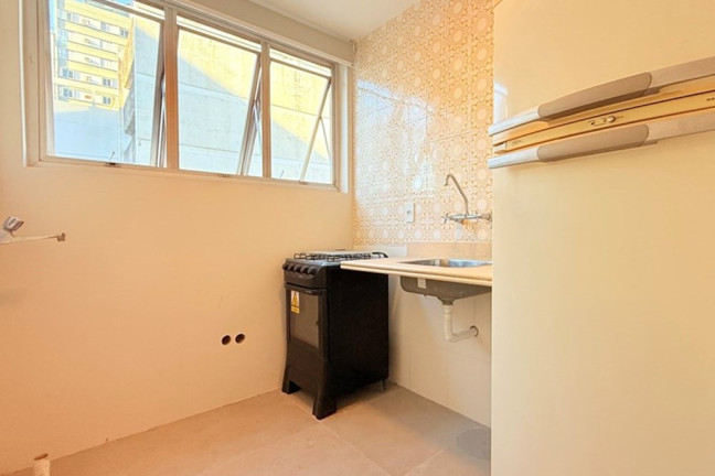 Imagem Apartamento com 1 Quarto à Venda, 30 m² em Centro Histórico - Porto Alegre Imagem Apartamento com 1 Quarto à Venda, 30 m² em Centro Histórico - Porto Alegre