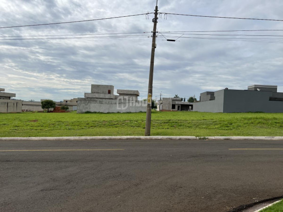 Terreno em Condomínio à Venda, 636 m² em Centro - Bady Bassitt