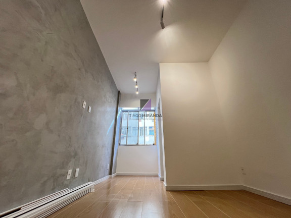 Imagem Imóvel com 1 Quarto à Venda, 38 m² em Copacabana - Rio De Janeiro Imagem Imóvel com 1 Quarto à Venda, 38 m² em Copacabana - Rio De Janeiro