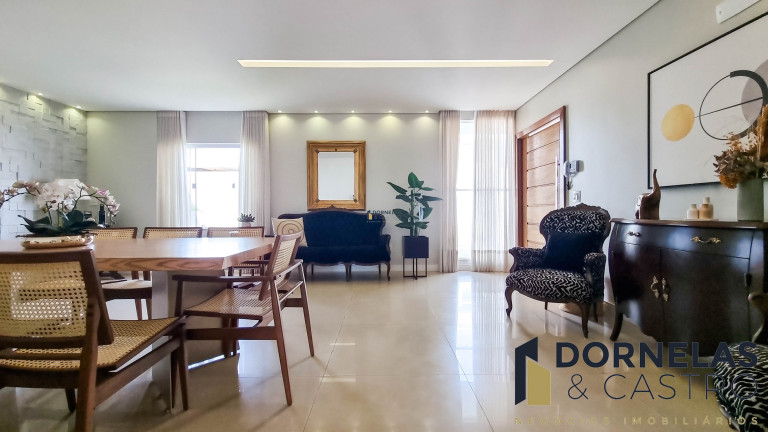 Imagem Casa com 5 Quartos à Venda, 800 m² em Guará I - Brasília Imagem Casa com 5 Quartos à Venda, 800 m² em Guará I - Brasília