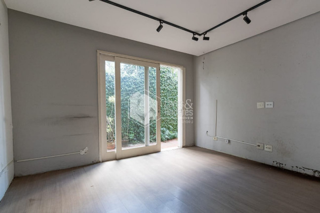 Imagem Casa com 1 Quarto à Venda, 190 m² em Vila Nova Conceição - São Paulo Imagem Casa com 1 Quarto à Venda, 190 m² em Vila Nova Conceição - São Paulo