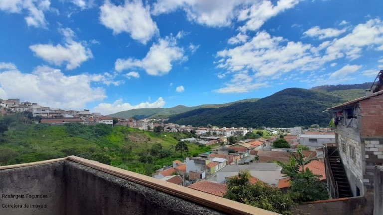 Imagem Sobrado com 2 Quartos à Venda, 130 m² em Estância São José - Poços De Caldas Imagem Sobrado com 2 Quartos à Venda, 130 m² em Estância São José - Poços De Caldas