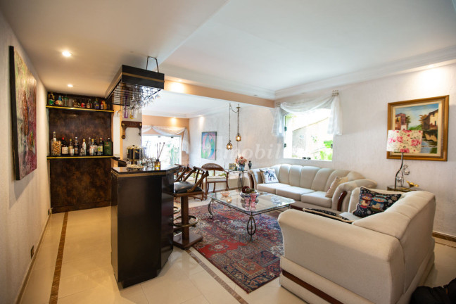 Imagem Casa com 3 Quartos à Venda, 360 m² em Sumaré - São Paulo Imagem Casa com 3 Quartos à Venda, 360 m² em Sumaré - São Paulo