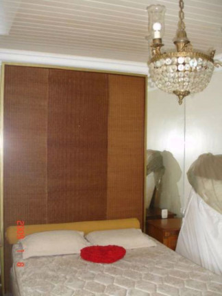Imagem Casa com 5 Quartos à Venda, 200 m² em Estrada Do Coco - Lauro De Freitas Imagem Casa com 5 Quartos à Venda, 200 m² em Estrada Do Coco - Lauro De Freitas