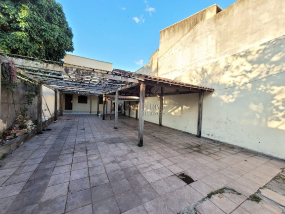 Imagem Sobrado com 3 Quartos à Venda, 300 m² em Imbetiba - Macaé Imagem Sobrado com 3 Quartos à Venda, 300 m² em Imbetiba - Macaé