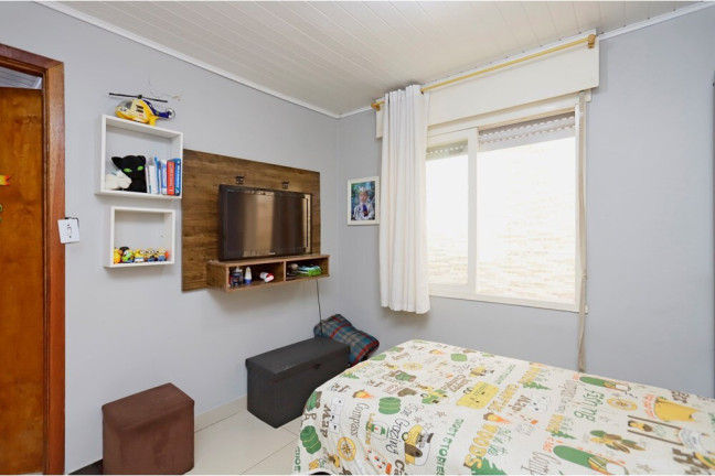 Imagem Casa com 3 Quartos à Venda, 54 m² em Rubem Berta - Porto Alegre Imagem Casa com 3 Quartos à Venda, 54 m² em Rubem Berta - Porto Alegre