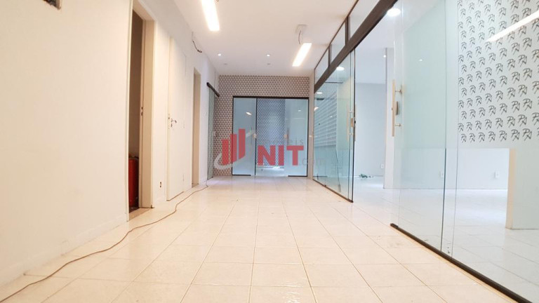 Sala Comercial à Venda, 130 m² em Centro - Niterói