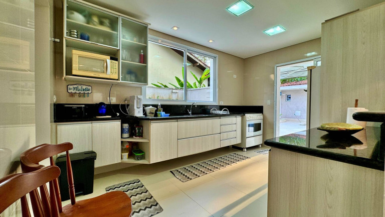 Imagem Casa com 5 Quartos à Venda, 257 m² em Riviera De São Lourenço - Bertioga Imagem Casa com 5 Quartos à Venda, 257 m² em Riviera De São Lourenço - Bertioga