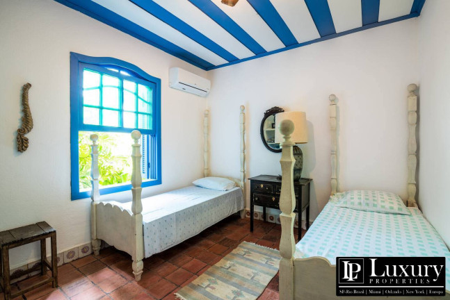 Imagem Casa com 4 Quartos à Venda, 462 m² em Praia Itaguaçu - Ilhabela Imagem Casa com 4 Quartos à Venda, 462 m² em Praia Itaguaçu - Ilhabela