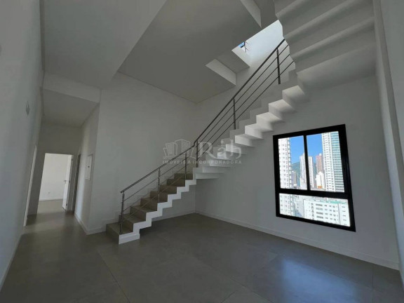 Imagem Cobertura com 4 Quartos à Venda, 264 m² em Centro - Balneário Camboriú Imagem Cobertura com 4 Quartos à Venda, 264 m² em Centro - Balneário Camboriú