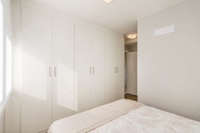 Imagem Imóvel com 1 Quarto à Venda, 45 m² em Menino Deus - Porto Alegre Imagem Imóvel com 1 Quarto à Venda, 45 m² em Menino Deus - Porto Alegre