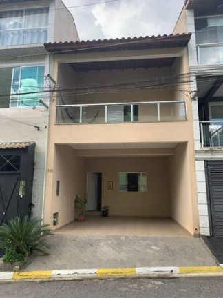 Casa com 3 Quartos à Venda, 125 m² em Jardim Ana Estela - Carapicuíba