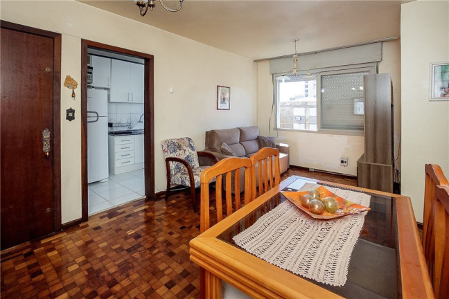 Imóvel com 2 Quartos à Venda,  em Passo Da Areia - Porto Alegre