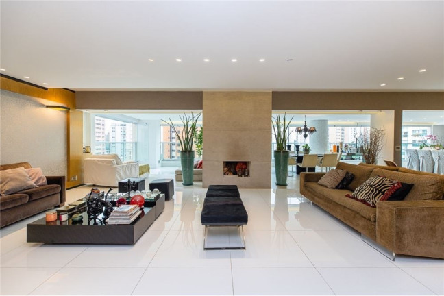 Apartamento com 4 Quartos à Venda, 335 m² em Moema - São Paulo