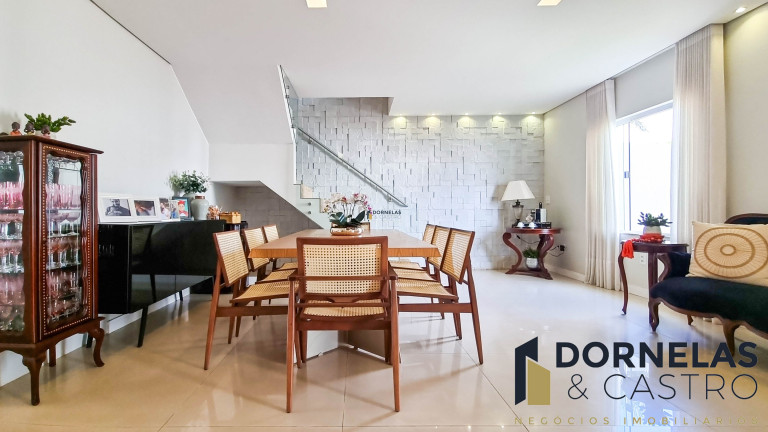 Imagem Casa com 5 Quartos à Venda, 800 m² em Guará I - Brasília Imagem Casa com 5 Quartos à Venda, 800 m² em Guará I - Brasília
