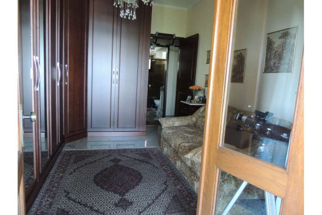 Imagem Casa com 4 Quartos à Venda, 430 m² em Vila Assunção - Porto Alegre Imagem Casa com 4 Quartos à Venda, 430 m² em Vila Assunção - Porto Alegre