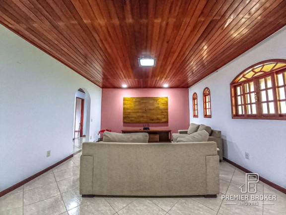 Imagem Casa com 3 Quartos à Venda, 250 m² em Pessegueiros - Teresópolis Imagem Casa com 3 Quartos à Venda, 250 m² em Pessegueiros - Teresópolis