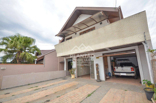 Imagem Casa com 4 Quartos à Venda, em Pinheirinho - Curitiba Imagem Casa com 4 Quartos à Venda, em Pinheirinho - Curitiba