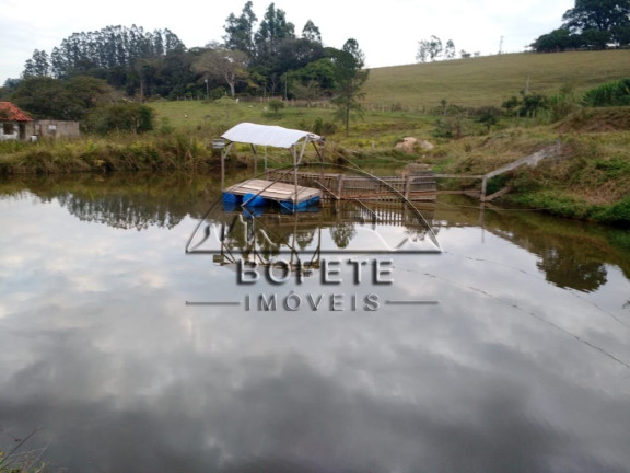 Imagem Imóvel com 2 Quartos à Venda, 5.000 m² em Catarina - Bofete Imagem Imóvel com 2 Quartos à Venda, 5.000 m² em Catarina - Bofete