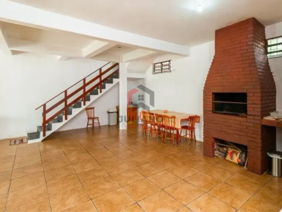Imagem Casa com 4 Quartos à Venda, 280 m² em Vila Jardim - Porto Alegre Imagem Casa com 4 Quartos à Venda, 280 m² em Vila Jardim - Porto Alegre