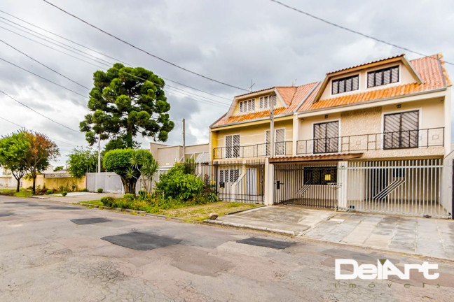 Imagem Sobrado com 3 Quartos à Venda, 232 m² em Capão Da Imbuia - Curitiba Imagem Sobrado com 3 Quartos à Venda, 232 m² em Capão Da Imbuia - Curitiba