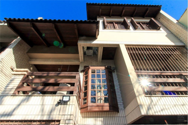 Casa com 3 Quartos à Venda,  em São João - Porto Alegre