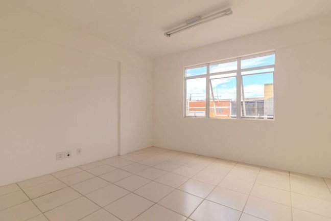 Imagem Imóvel Comercial à Venda, 717 m² em São Geraldo - Porto Alegre Imagem Imóvel Comercial à Venda, 717 m² em São Geraldo - Porto Alegre