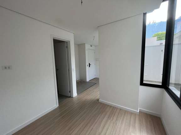 Imagem Kitnet com 1 Quarto à Venda, 32 m² em água Verde - Curitiba Imagem Kitnet com 1 Quarto à Venda, 32 m² em água Verde - Curitiba