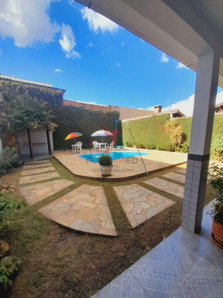 Sobrado com 4 Quartos para Alugar, 353 m² em Vila Paraíba - Guaratinguetá