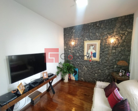 Imagem Casa com 3 Quartos à Venda, 250 m² em Centro - Montes Claros Imagem Casa com 3 Quartos à Venda, 250 m² em Centro - Montes Claros