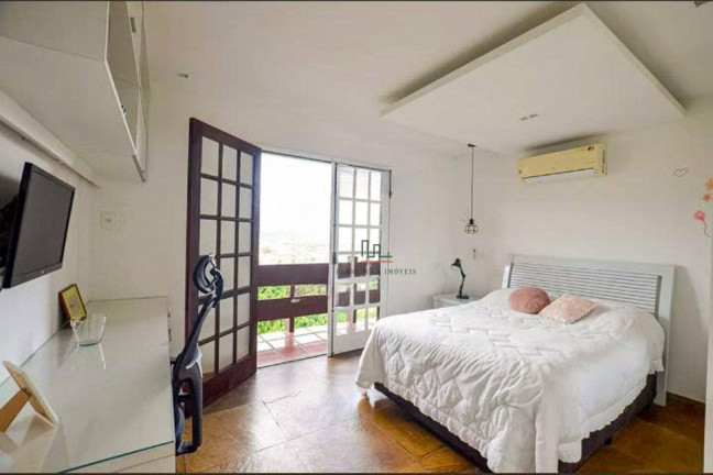 Imagem Casa com 5 Quartos à Venda, 420 m² em Itaipu - Niterói Imagem Casa com 5 Quartos à Venda, 420 m² em Itaipu - Niterói
