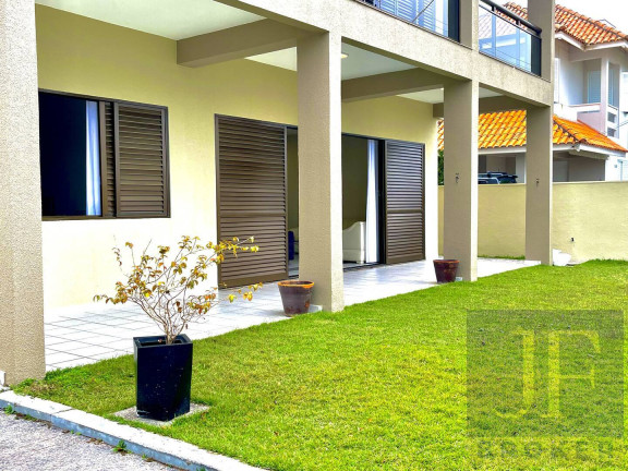 Imagem Casa com 7 Quartos para Temporada, 350 m² em Canasvieiras - Florianópolis Imagem Casa com 7 Quartos para Temporada, 350 m² em Canasvieiras - Florianópolis