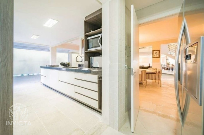 Imagem Casa com 4 Quartos à Venda, 447 m² em Praia Do Estaleiro - Balneário Camboriú Imagem Casa com 4 Quartos à Venda, 447 m² em Praia Do Estaleiro - Balneário Camboriú