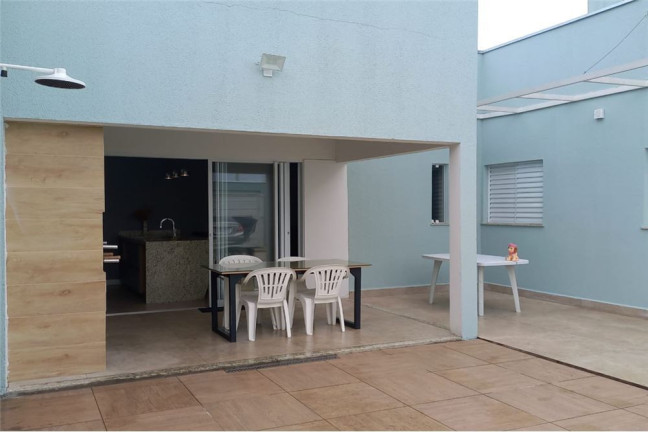Imagem Casa com 2 Quartos à Venda, em Loteamento Residencial E Comercial Araguaia - Pindamonhangaba Imagem Casa com 2 Quartos à Venda, em Loteamento Residencial E Comercial Araguaia - Pindamonhangaba