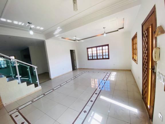 Imagem Casa com 3 Quartos à Venda, 300 m² em Centro - Mairiporã Imagem Casa com 3 Quartos à Venda, 300 m² em Centro - Mairiporã