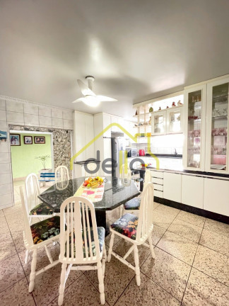 Imagem Casa com 5 Quartos à Venda, 580 m² em Boa Vista - Joinville Imagem Casa com 5 Quartos à Venda, 580 m² em Boa Vista - Joinville