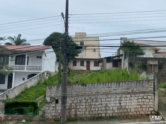 Terreno à Venda, 487 m² em Estreito - Florianópolis