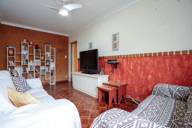 Imagem Imóvel com 2 Quartos à Venda, 74 m² em Menino Deus - Porto Alegre Imagem Imóvel com 2 Quartos à Venda, 74 m² em Menino Deus - Porto Alegre