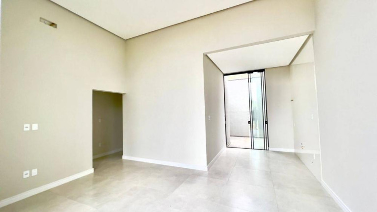 Imagem Imóvel com 3 Quartos à Venda, 74 m²