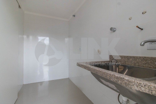 Imagem Sobrado com 3 Quartos à Venda, 220 m² em Jardim Sabará - Porto Alegre Imagem Sobrado com 3 Quartos à Venda, 220 m² em Jardim Sabará - Porto Alegre