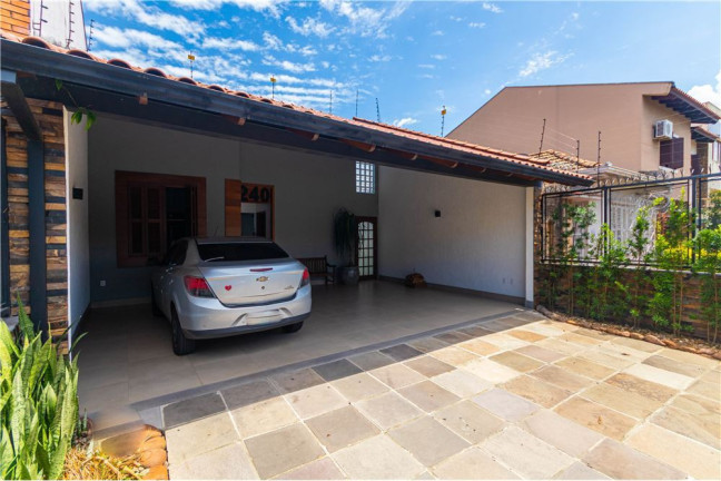 Imagem Casa com 3 Quartos à Venda, 220 m² em Partenon - Porto Alegre Imagem Casa com 3 Quartos à Venda, 220 m² em Partenon - Porto Alegre