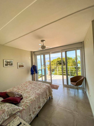 Imagem Sobrado com 3 Quartos à Venda, 252 m² em Cigarras - São Sebastião Imagem Sobrado com 3 Quartos à Venda, 252 m² em Cigarras - São Sebastião