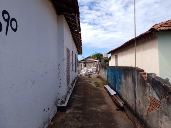 Imagem Casa com 2 Quartos à Venda, 350 m² em Vila Brasil - Pirassununga Imagem Casa com 2 Quartos à Venda, 350 m² em Vila Brasil - Pirassununga